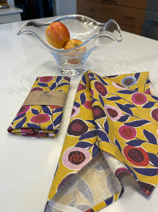Button Flower Yellow Tea Towel – Bold Hand-Drawn Floral Linen for a Colorful Kitchen