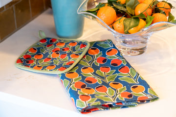 Rose Hips Tea Towel – Bold Hand-Drawn Floral Linen for a Colorful Kitchen